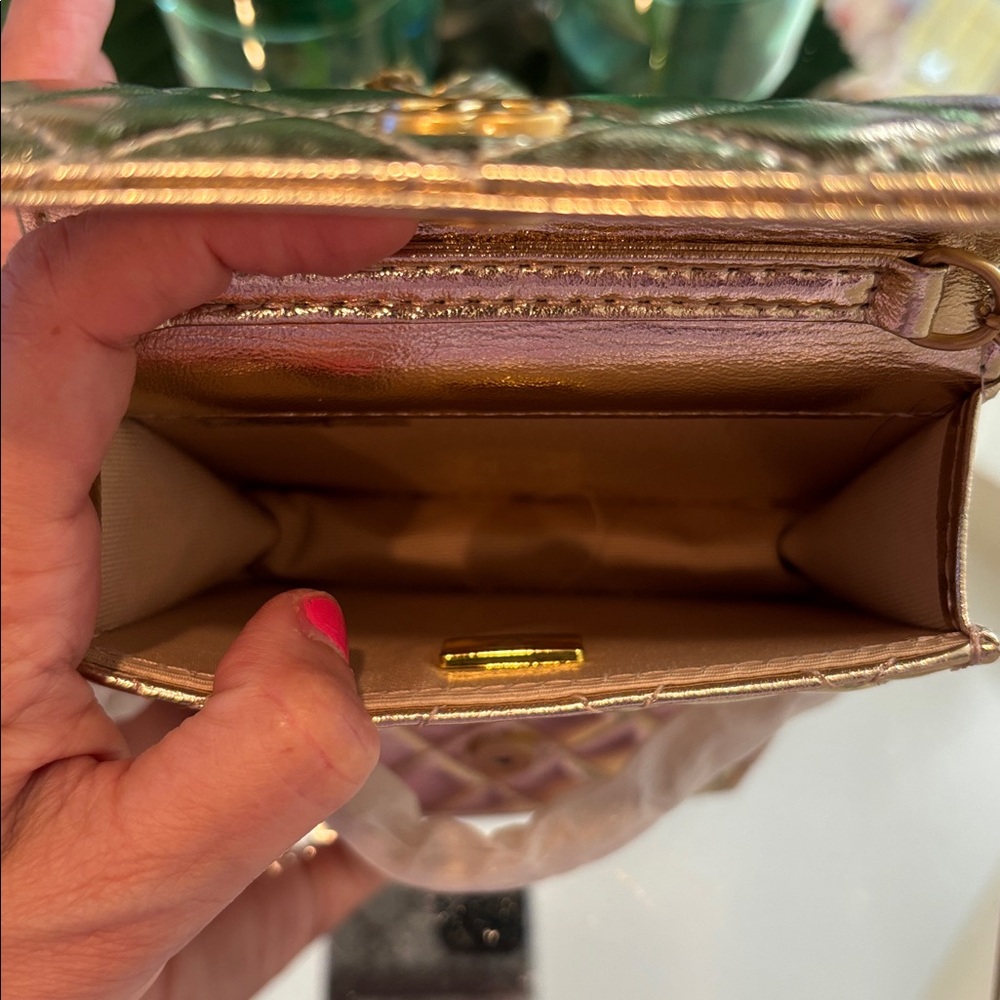 Chanel VIP Bag - Picture 3 of 8